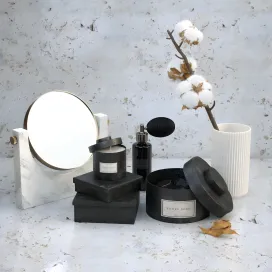 Minimalistic set